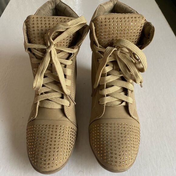 BUCCO Women’s Lace Up Booties NWOT Size 8 - Picture 1 of 5